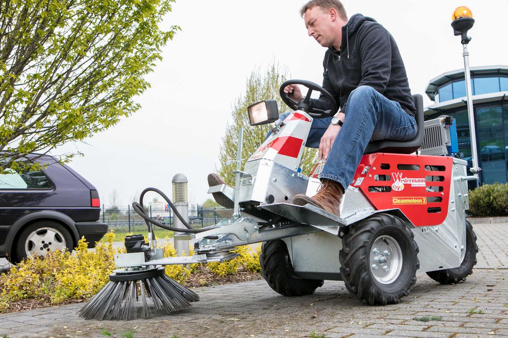 Wildkrautbürste WKB 550 aus Draht | Anbaugerät | Westermann